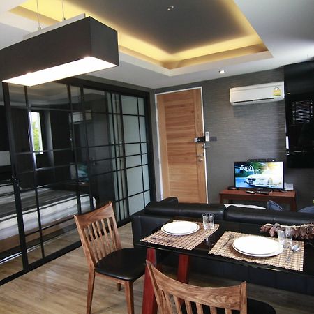 S Bloc Saladaeng Bed & Breakfast Банкок Екстериор снимка