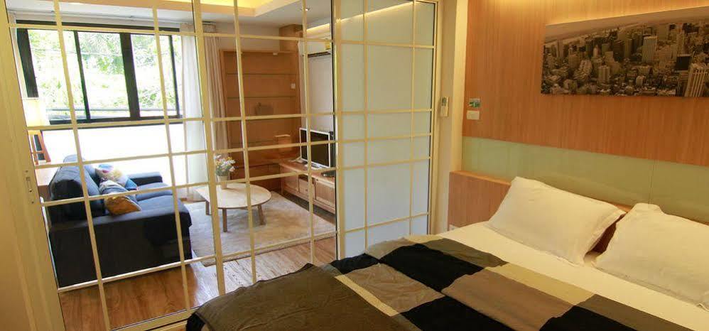 S Bloc Saladaeng Bed & Breakfast Банкок Екстериор снимка