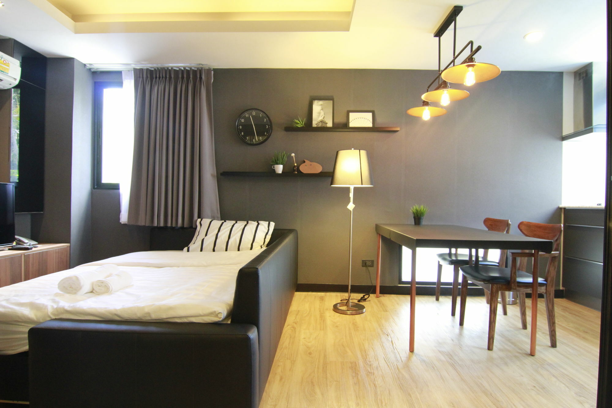 S Bloc Saladaeng Bed & Breakfast Банкок Екстериор снимка