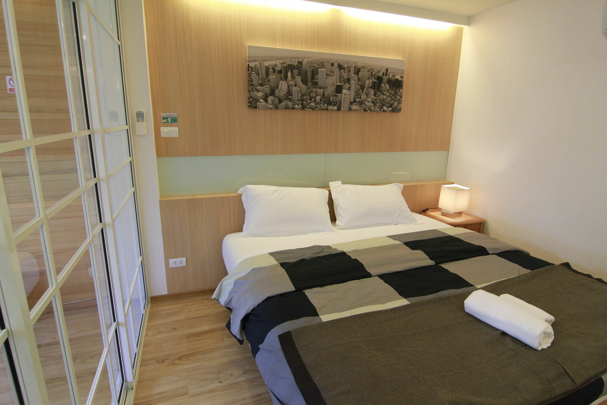 S Bloc Saladaeng Bed & Breakfast Банкок Екстериор снимка