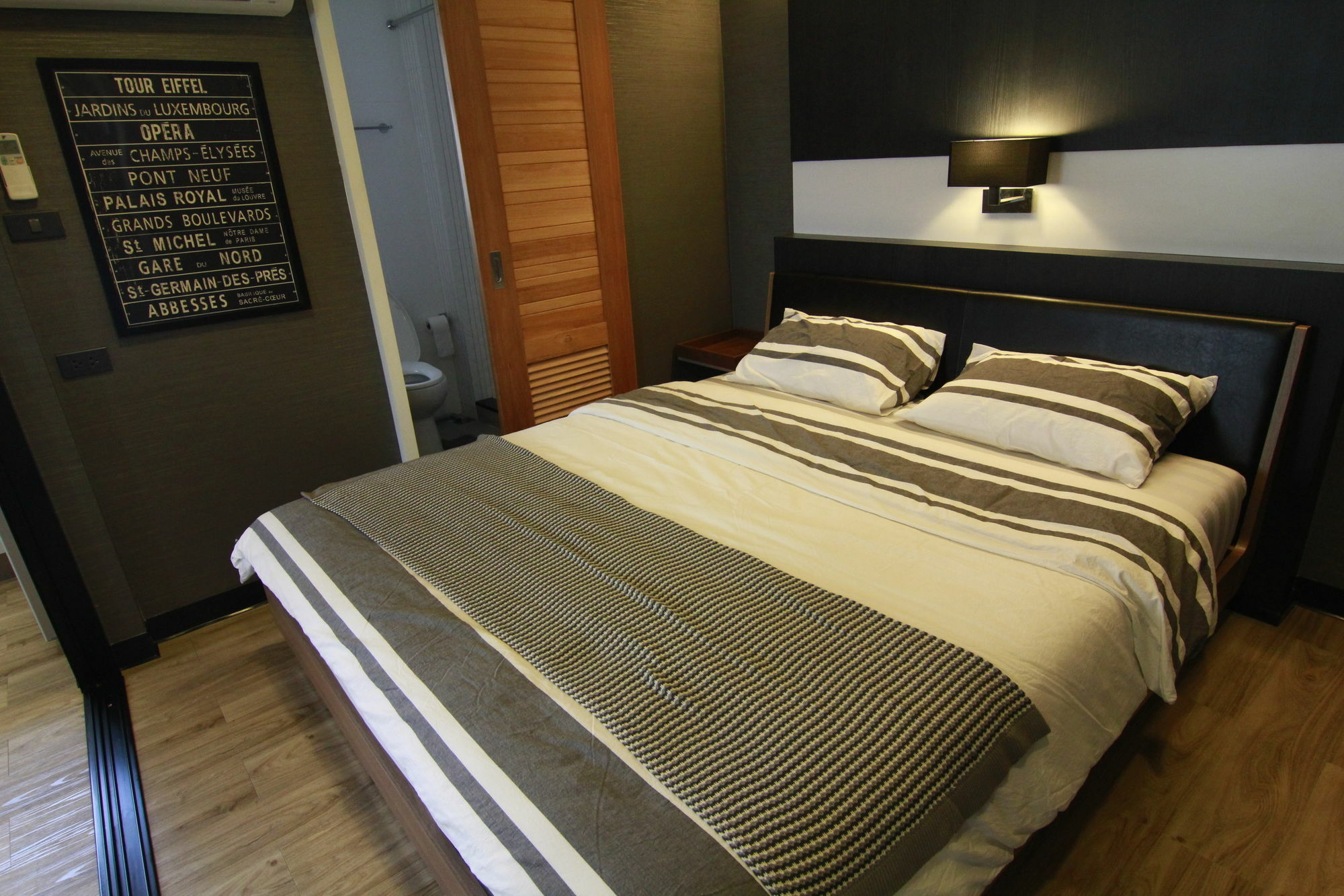 S Bloc Saladaeng Bed & Breakfast Банкок Екстериор снимка