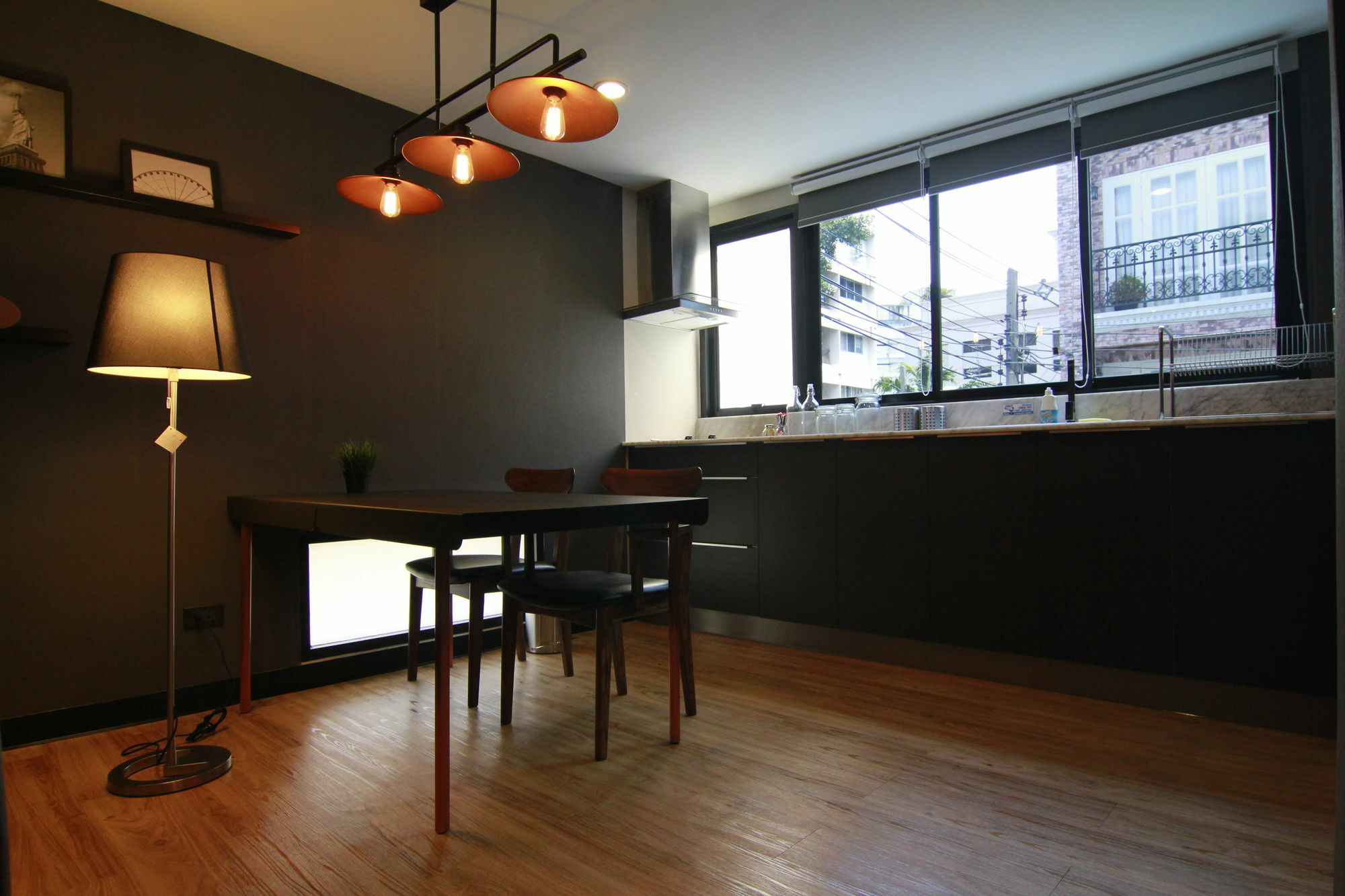S Bloc Saladaeng Bed & Breakfast Банкок Екстериор снимка