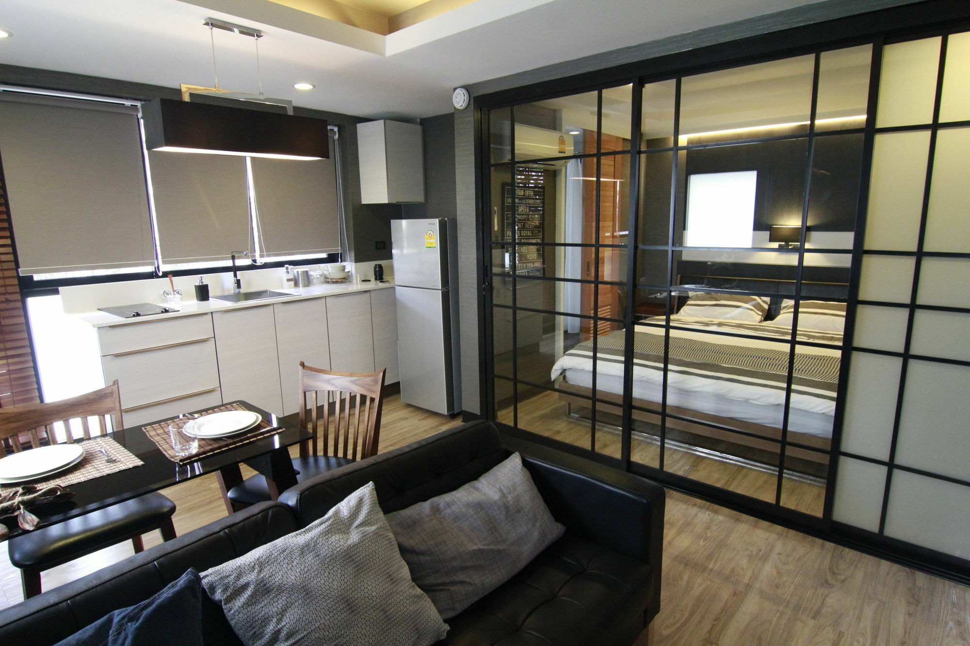S Bloc Saladaeng Bed & Breakfast Банкок Екстериор снимка