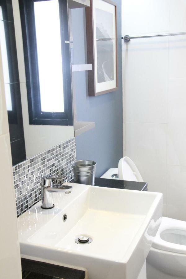 S Bloc Saladaeng Bed & Breakfast Банкок Екстериор снимка